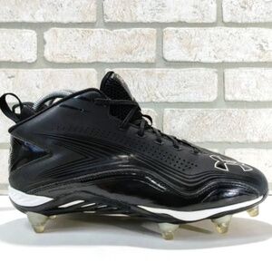 UNDER ARMOR CLEATS, 4D FOAM, FOOTBALL TURF CLEATS, MENS 11.5, BLACK & WHITE
